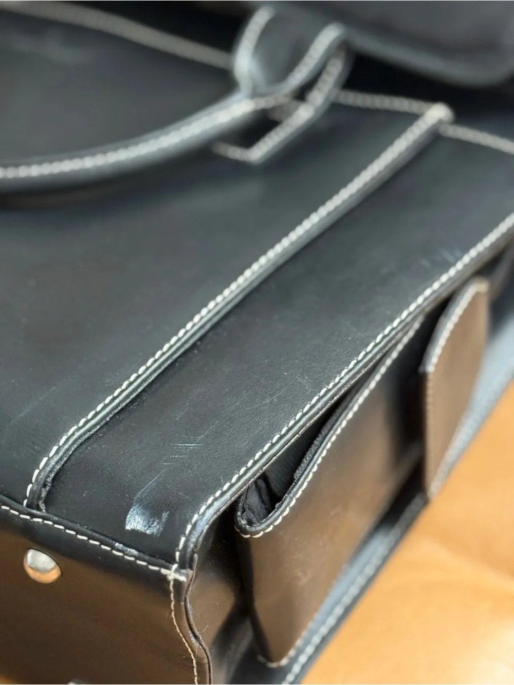 Samsonite Black Leather Laptop Briefcase with Contrast Stitching
